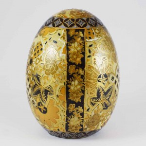 Vintage Chinese Satsuma Decorated Porcelain Egg 6 Inch Gold Color CHE6-01