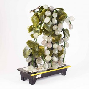 Beautiful Vintage Chinese Jade Grape Vine Bonsai Tree, The Grapes are White Jade YJH-GRPS01